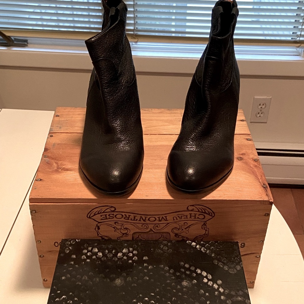 Sam Edelman booties size 10.5